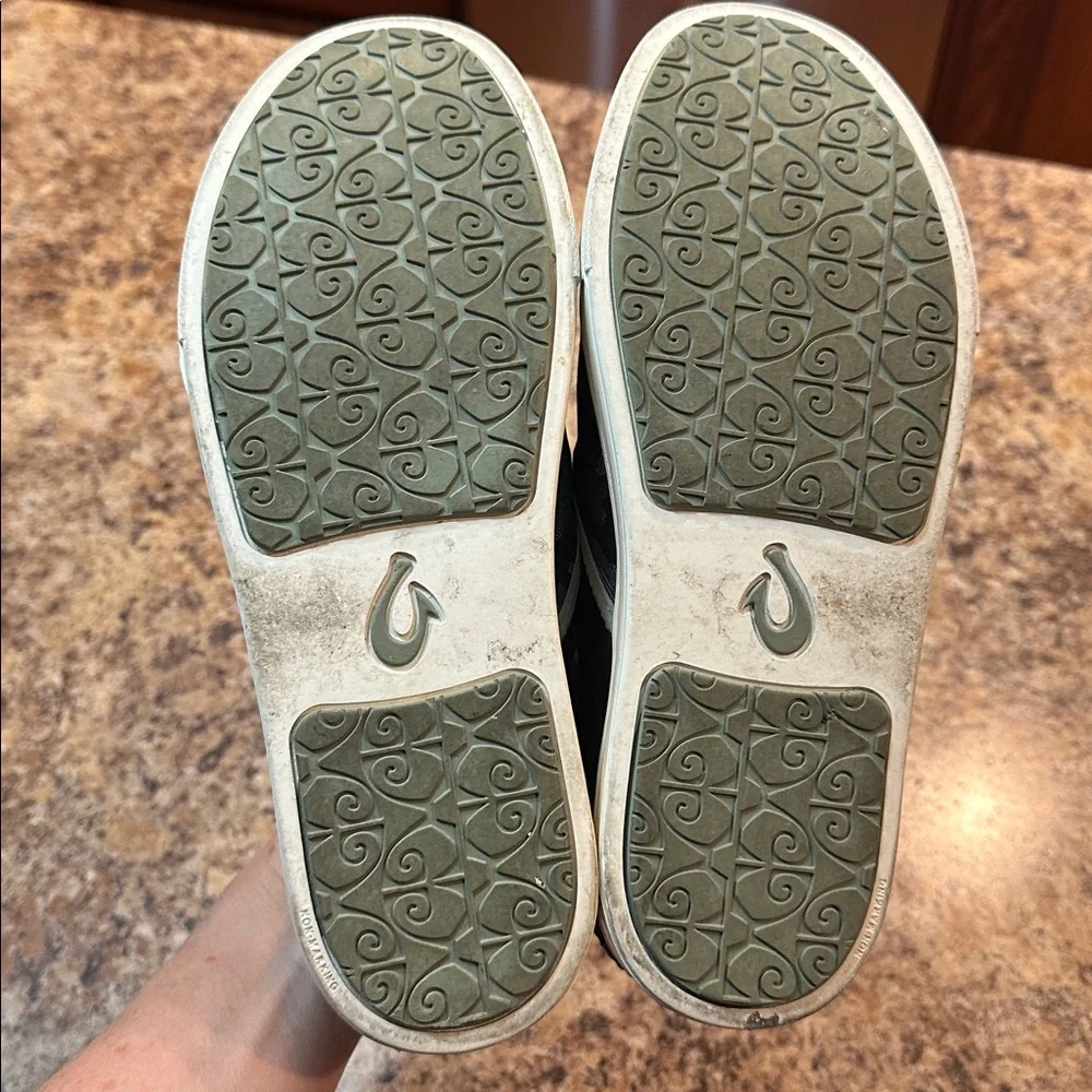 OLUKAI BLACK AND SILVER Camouflage Slip-On Shoes CAMO WOMENS 7.5